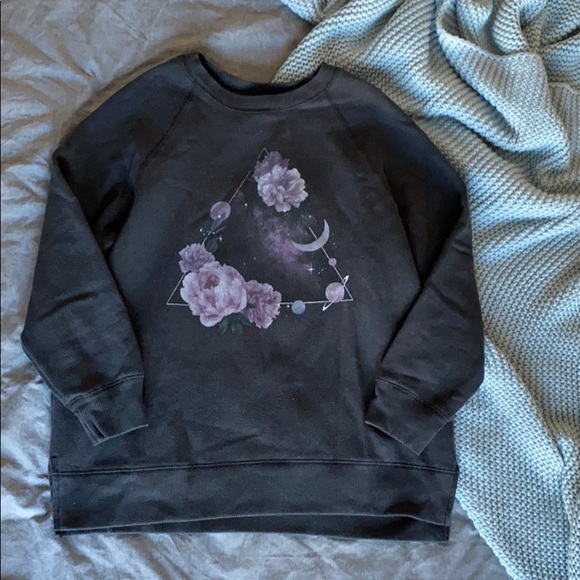 American Eagle Outfitters Sweaters - Oversized Graphic Sweatshirt Loungewear size small